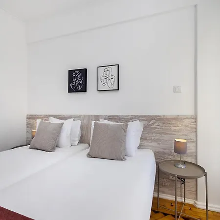 Whome Peaceful Family Away From Noise Apartment