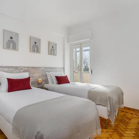 Whome Peaceful Family Away From Noise Apartment